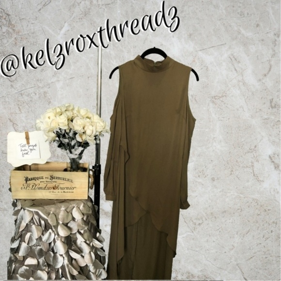 San Joy Dresses & Skirts - San Joy Cold Shoulder Hi Lo Sleeved Maxi Dress SZ M